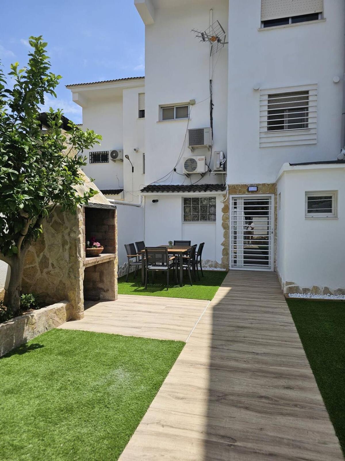 Nuevo Apartamento Moderno En Benicasim Con Terraza Y A Minutos De La Playa 베니카씸 외부 사진